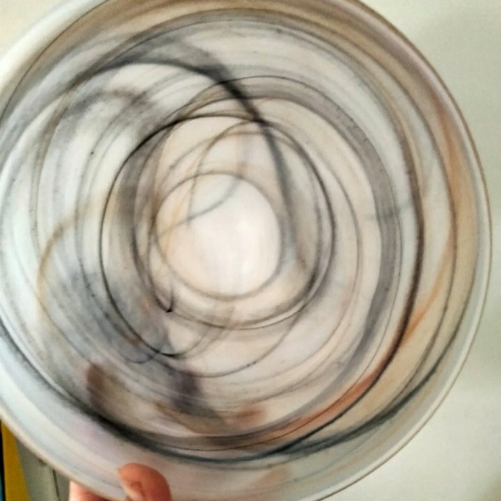 Frosted bowl with different colors